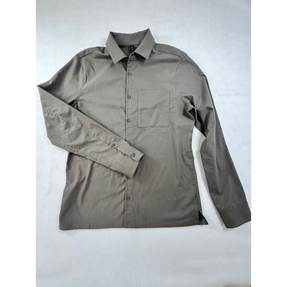 lululemon athletica Men's Long Sleeve Button-Down Shirt in Olive Gray